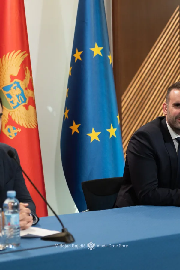 Premijer i ministar pomorstva nemaju nostrifikovane diplome