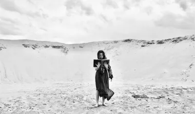 Izložba fotografija Mine Suvačarov