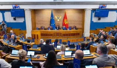 (VIDEO) Nije usvojena inicijativa za razrje&scaron;enje Andrije Mandića, ponovo izglasan Sporazum o saradnji u oblasti turizma sa UAE