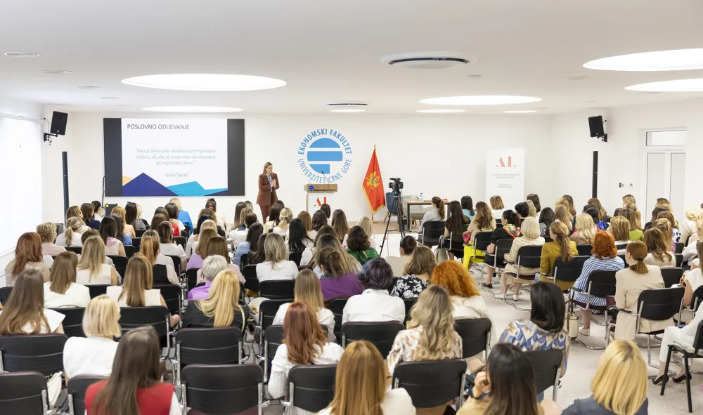 (FOTO) Asocijacija liderki Crne Gore organizovala edukativnu radionicu "Stil ostavlja utisak"