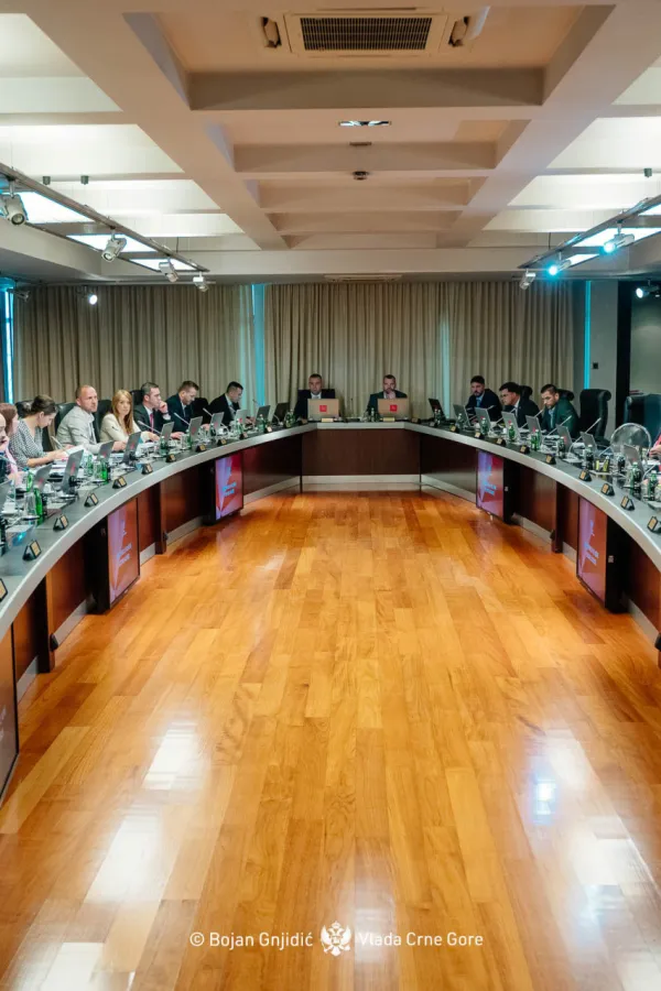 Vlada: Ukupan dug na kraju 2024. sa depozitima iznosio 55,36 odsto BDP-a