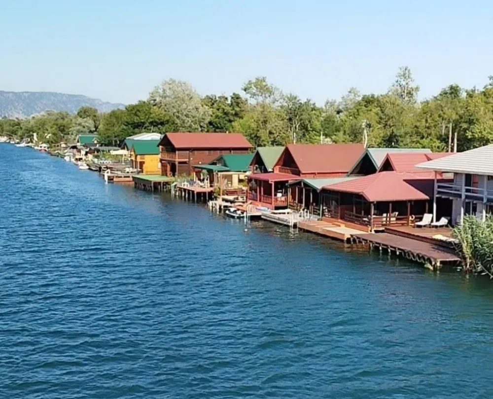 Hodžić: Preispitati tender za Adu Bojanu, stari zakupci ostaju bez svojih kuća