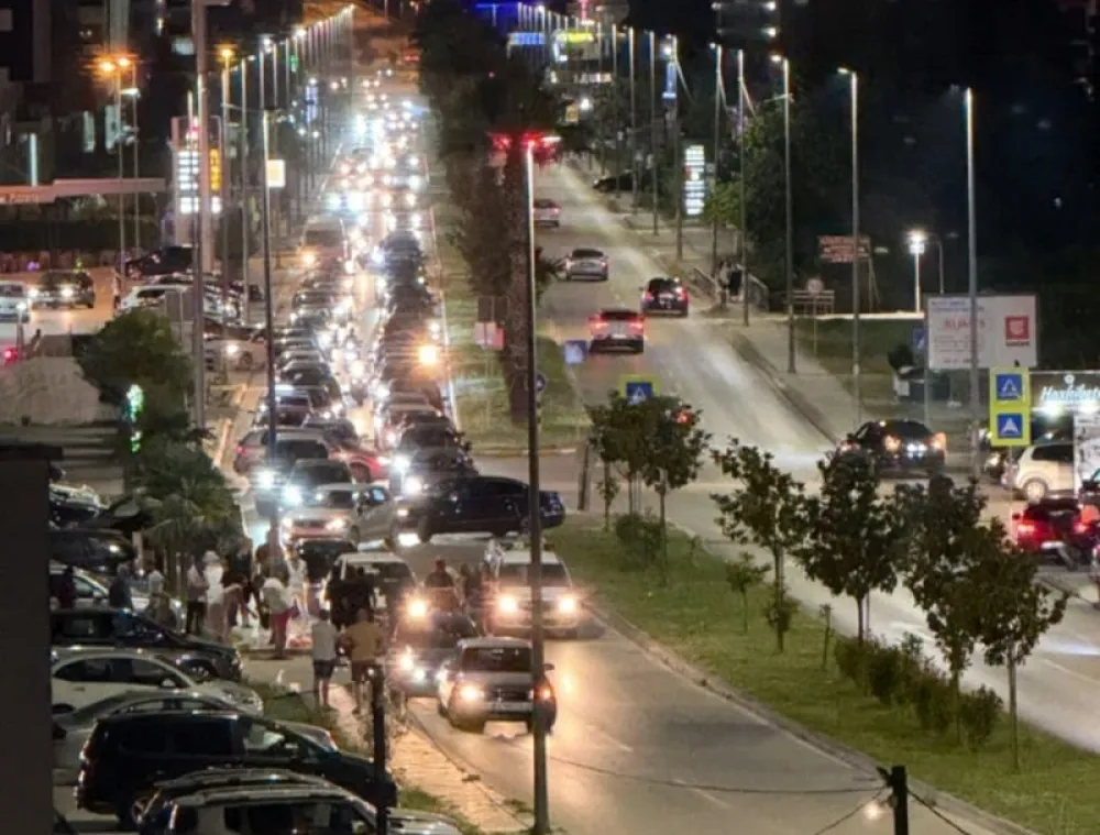 (VIDEO) Incident u Ulcinju: U tuči stranih državljana kori&scaron;ćeni noževi, ima povrijeđenih?