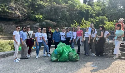 (VIDEO) Simbolična akcija či&scaron;ćenja u&scaron;ća&nbsp;Ribnice u Moraču: Dosta je otpad davio rijeke