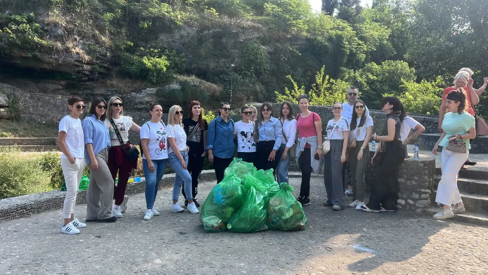 (VIDEO) Simbolična akcija či&scaron;ćenja u&scaron;ća&nbsp;Ribnice u Moraču: Dosta je otpad davio rijeke