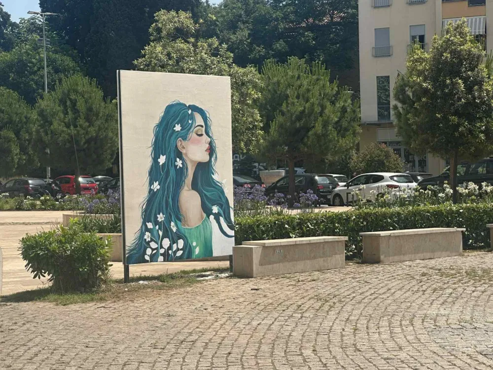 Na Trgu Argentina iscrtan mural