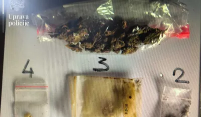 Uhap&scaron;ene tri osobe: Pronađena falsifikovana dokumenta, marihuana i ekstazi