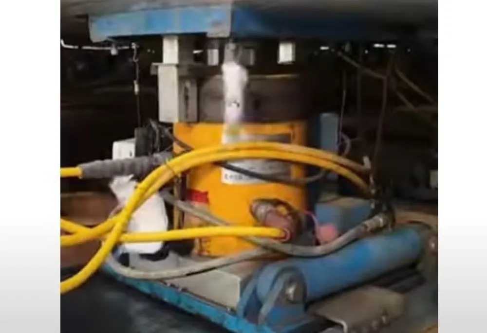 (VIDEO) Podvig kineskih inženjera i naučnika: Vi&scaron;e od 400 robota pomjera kompleks od 7.500 tona