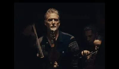 Queens of the Stone Age objavili "Alive In the Catacombs" i prateći dokumentarac