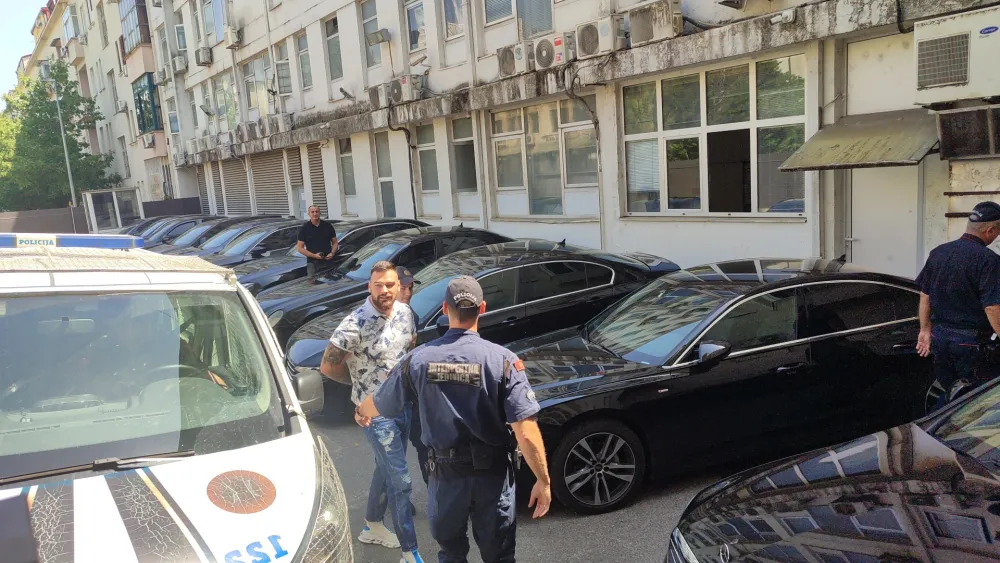 (VIDEO/FOTO) Laku&scaron;ić priveden u VDT, osumnjičen za pucnjavu u kojoj je ranjeno &scaron;est osoba