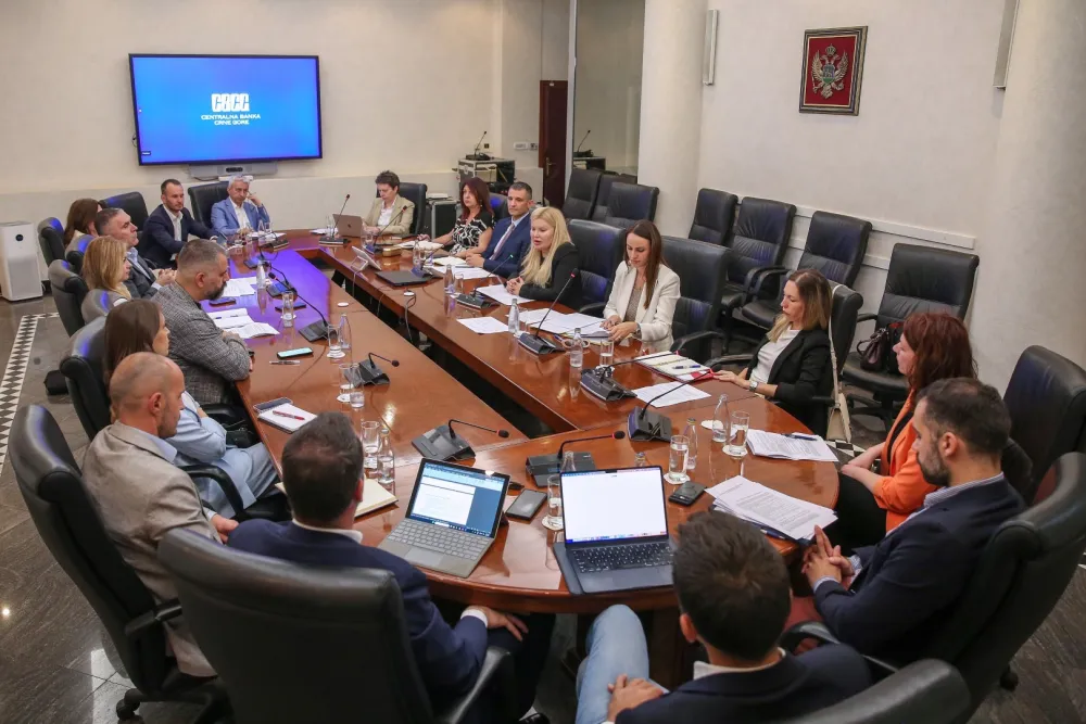 CBCG: Razmatrano produženje radnog vremena platnog prometa do 20 časova, kao i vikendima i praznicima