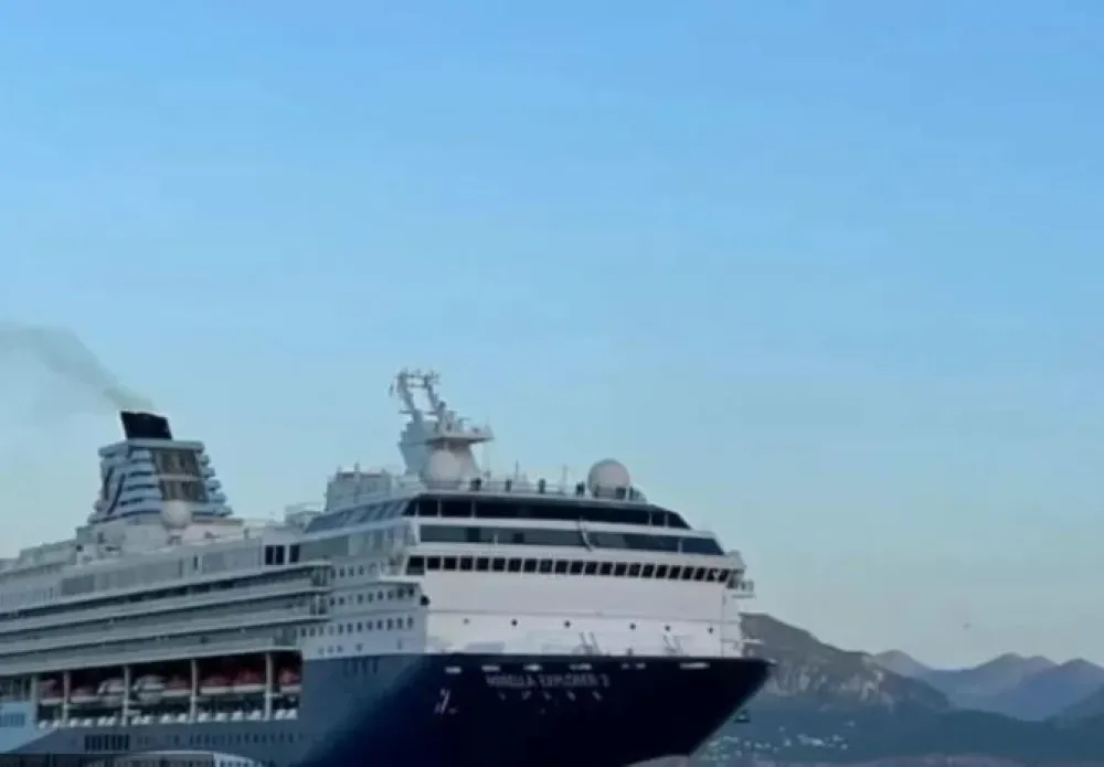 U Kotoru danas dva kruzera