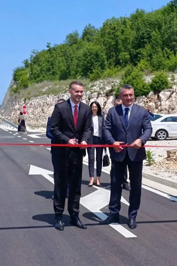 Otvoren put Cetinje-Čevo