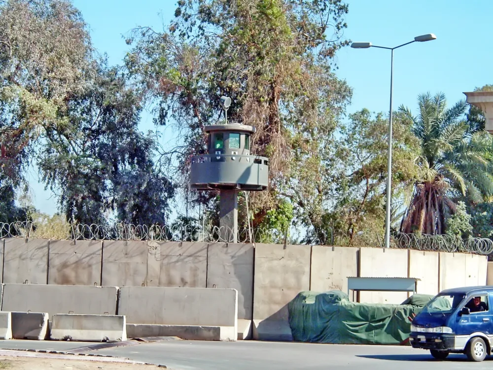 Amerika evakui&scaron;e ambasade na Bliskom istoku; Tramp: Region bi mogao postati opasan