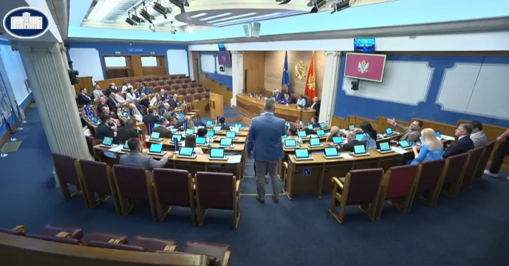 (VIDEO) Usvojen Predlog odluke o upućivanju vojnika u misiju EUMAM