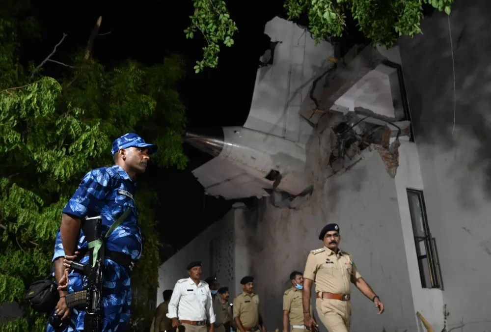 (FOTO) Broj poginulih u padu indijskog aviona porastao na 270