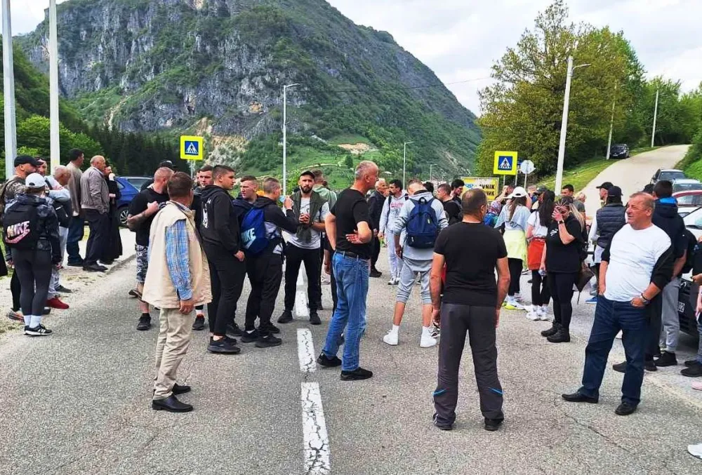 &Scaron;avnik: U naredna četiri dana prekid blokade puta prema Žabljaku