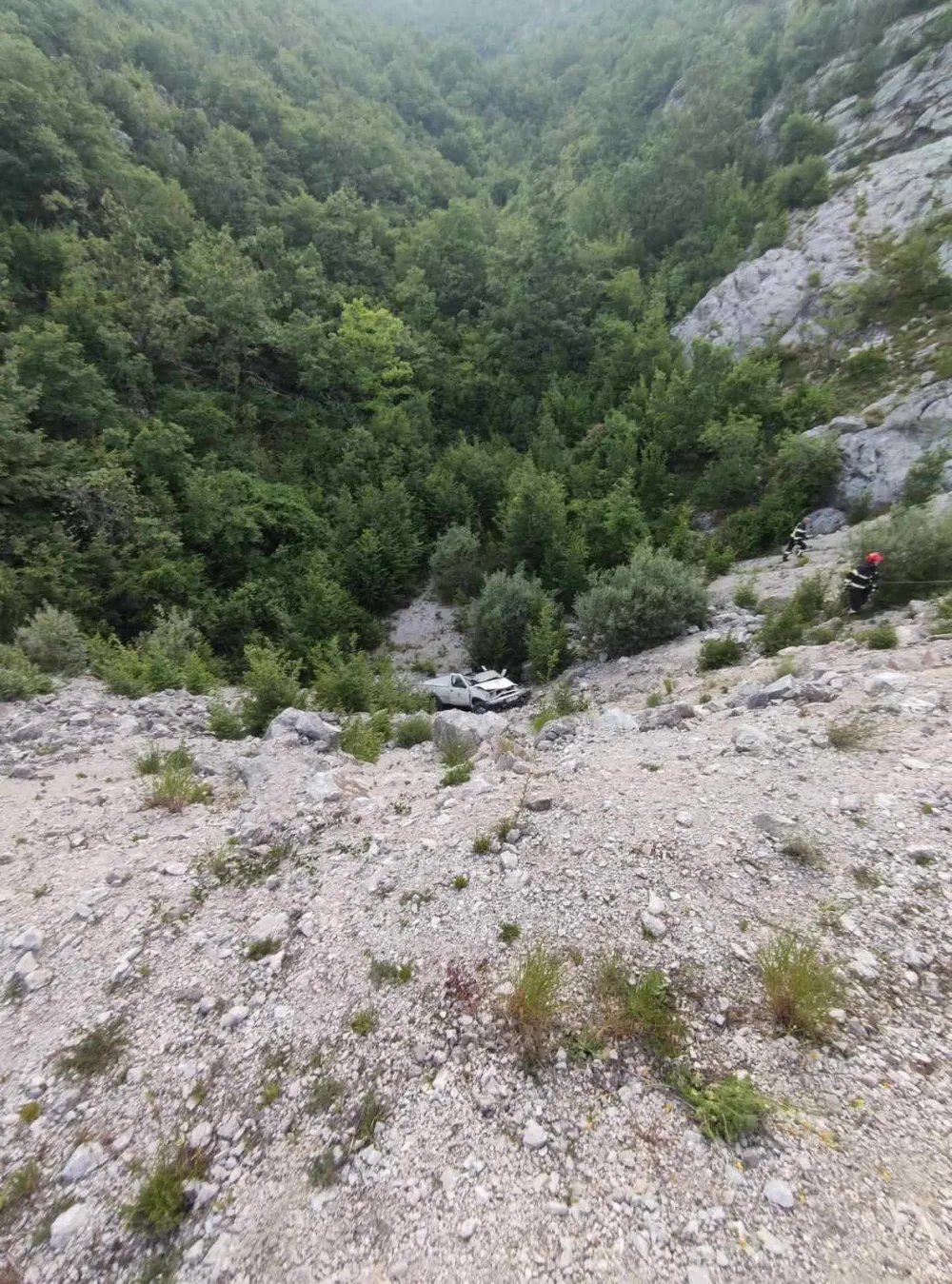 Nik&scaron;ić: Saobraćajna nezgoda na zaobilaznici iznad Miločana, te&scaron;ko povrijeđen poznati volonter i aktivista Crvenog krsta