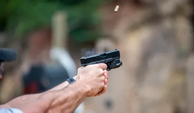 Umjesto veselja, centimetar do nesreće: Brat ranio sestru tokom priprema za svadbu