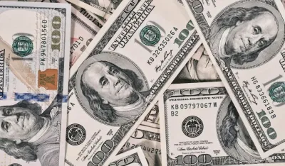 Dolar pao na najniži nivo u tri godine