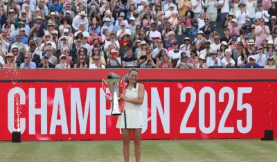 Tatjana Maria sa peharom