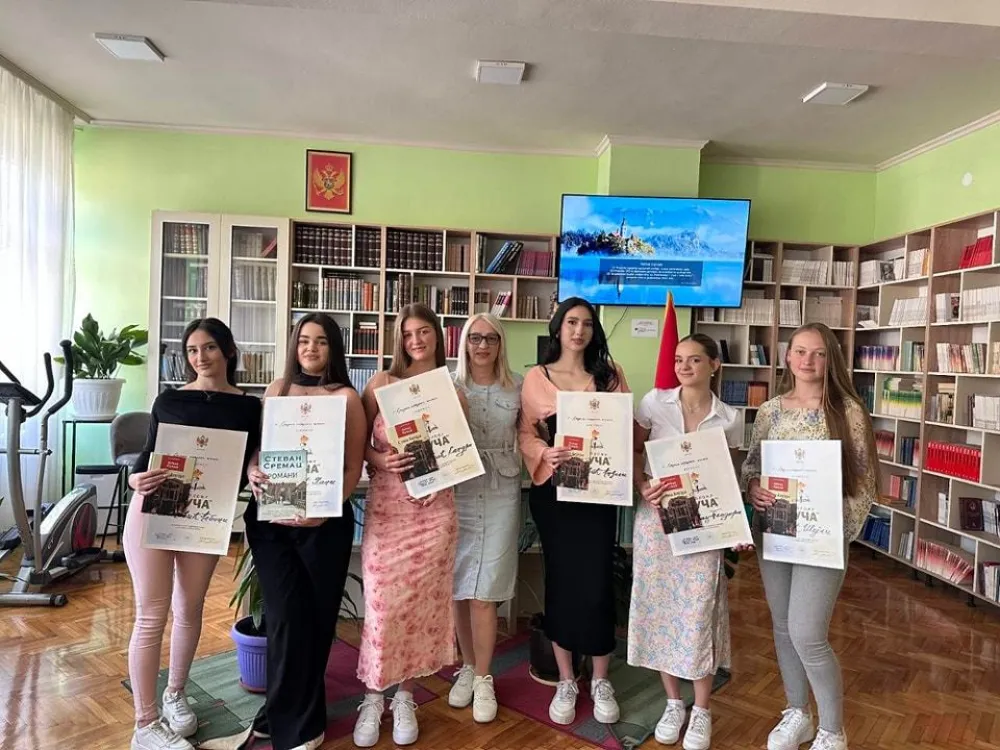 Anđela Knežević progla&scaron;ena đakom generacije Srednje stručne &scaron;kole u Bijelom Polju