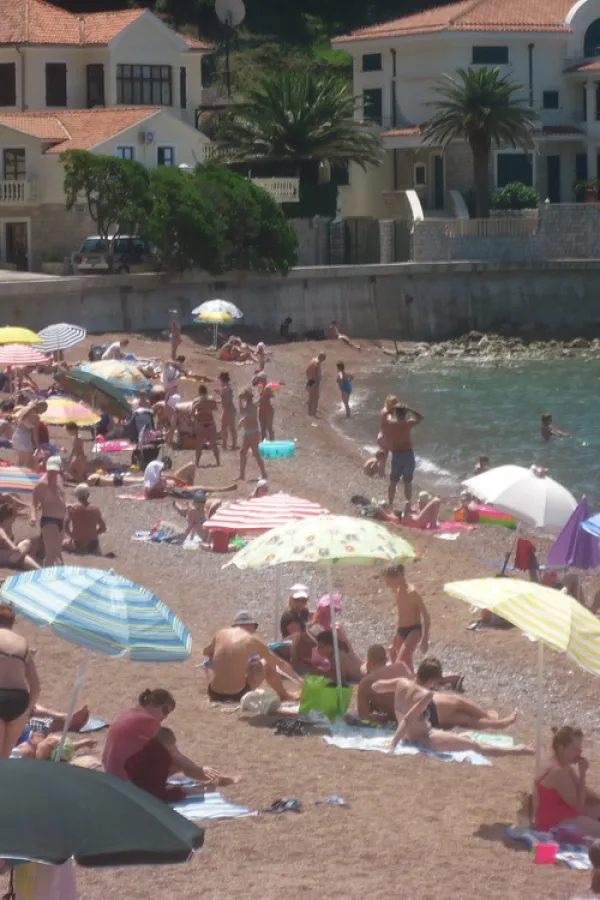 Umjesto da pumpamo ekonomiju, mi pumpamo tro&scaron;kove