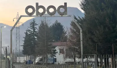 Savremena proizvodna linija pretvorena u staro gvožđe