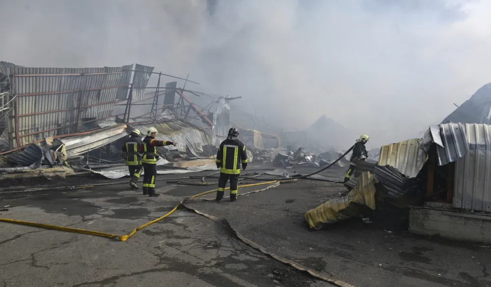 (VIDEO) Ruski udar na Odesu, gorele zgrade, 13 povrijeđenih