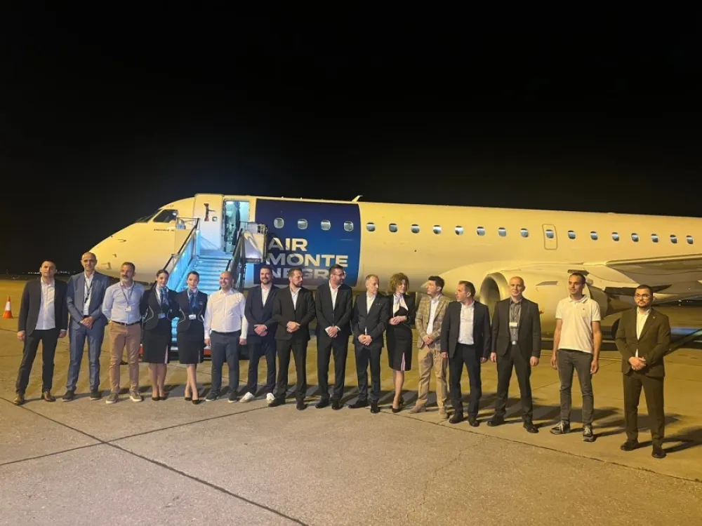 "Embraer" sletio na Aerodrom Podgorica, Draga&scaron; poručio: Avion potpuno bezbjedan za prevoz putnika