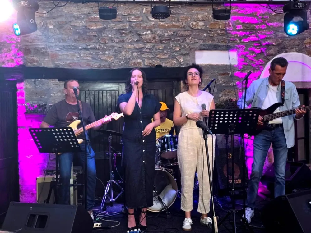 ЏЕЗЕРИ СВИРАЛИ