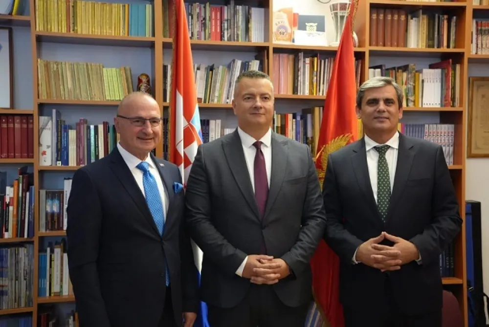 Vuksanović: Danas ne trijumfujemo, ali smo ponosni i radosni