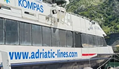 U kotorskoj luci danas dva broda