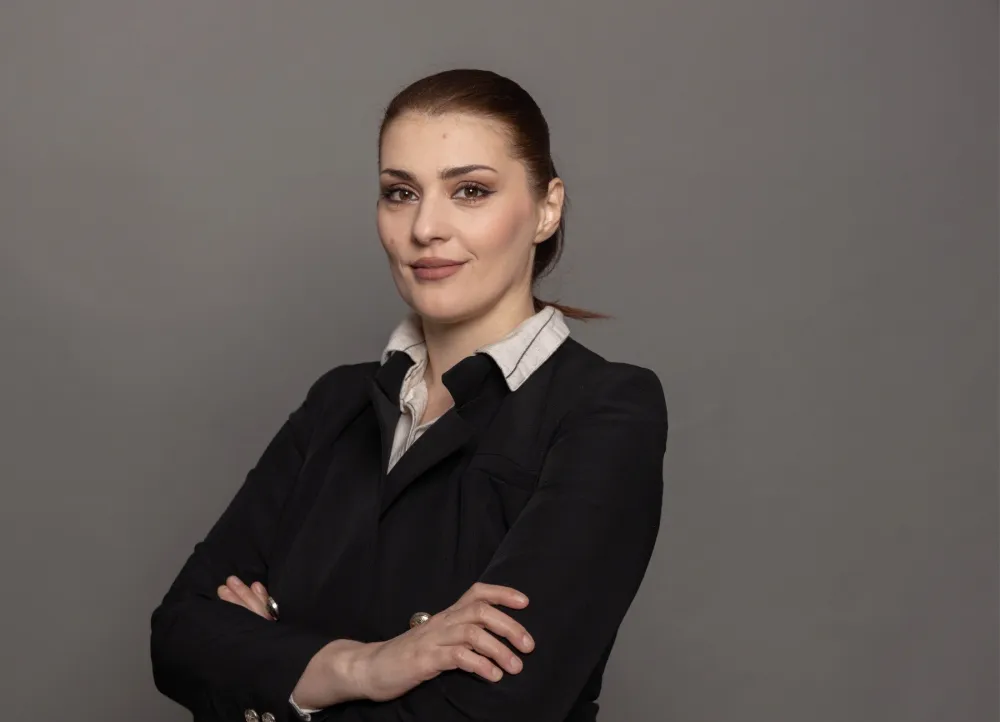 Leković: Narod plaća zdravlje, a vlast se vozi u limuzinama