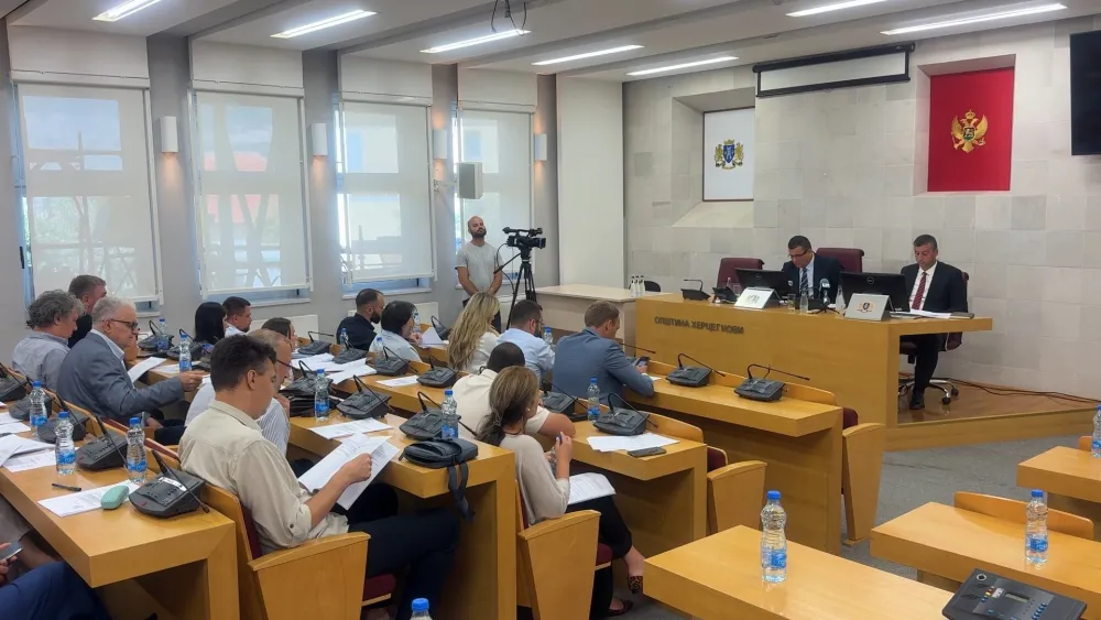 Na sjednici SO Herceg Novi izabrani novi članovi OIK i žirija za dodjelu Oktobarske nagrade