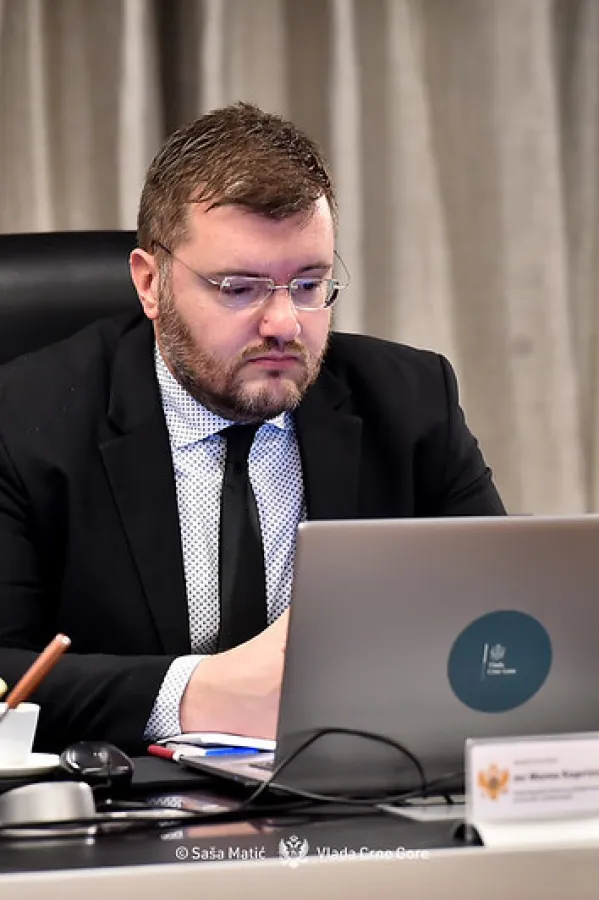 Koprivica: Počelo uni&scaron;tenje zaplijenjenog duvana, udarili smo u srce crnogorskog podzemlja