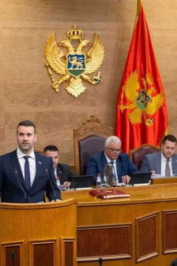 Umjesto pred poslanike, Spajić ide u Brisel