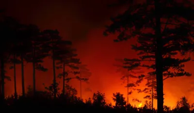 Novi požar na hrvatskom primorju: Vatru gasi 27 vatrogasaca i kanaderi