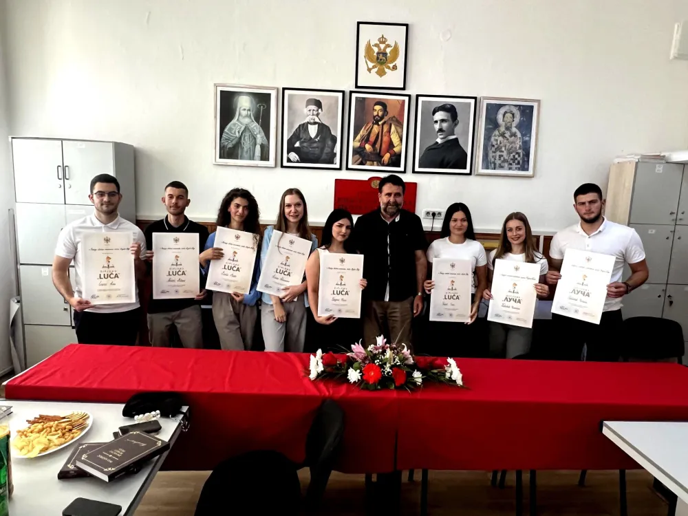 Maturantima bjelopoljske Srednje elektro-ekonomske &scaron;kole priznanje za znanje i dosljednost