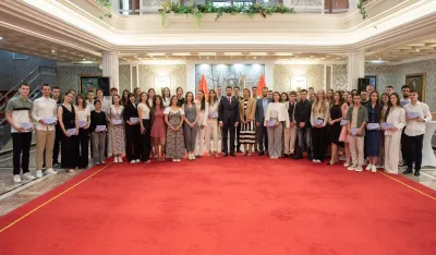 Milatović nagradio najbolje srednjo&scaron;kolce: Radom i trudom predodredili ste dalji put na kom tek treba da nižete uspjehe