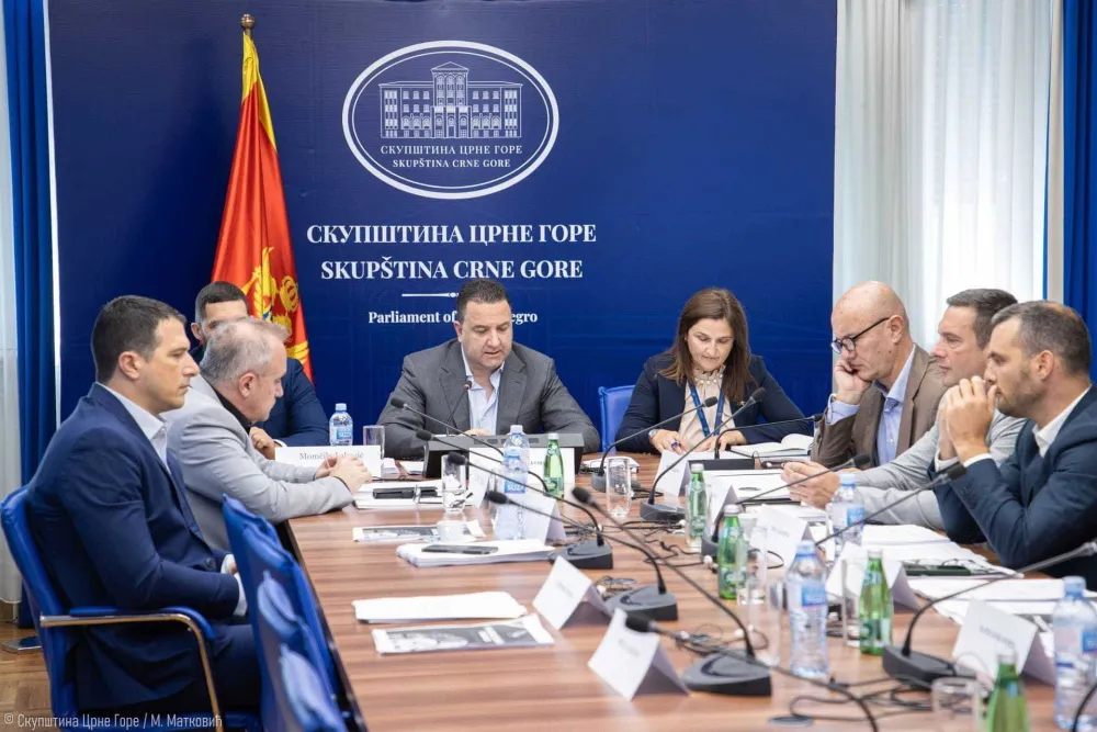 "Đukanoviću foto-montažom namjestili sat na ruku"