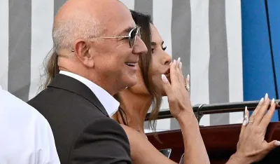 Otkriveno &scaron;ta je Bezos poklonio svojoj izabranici: Dar vrijedan i do pet miliona dolara