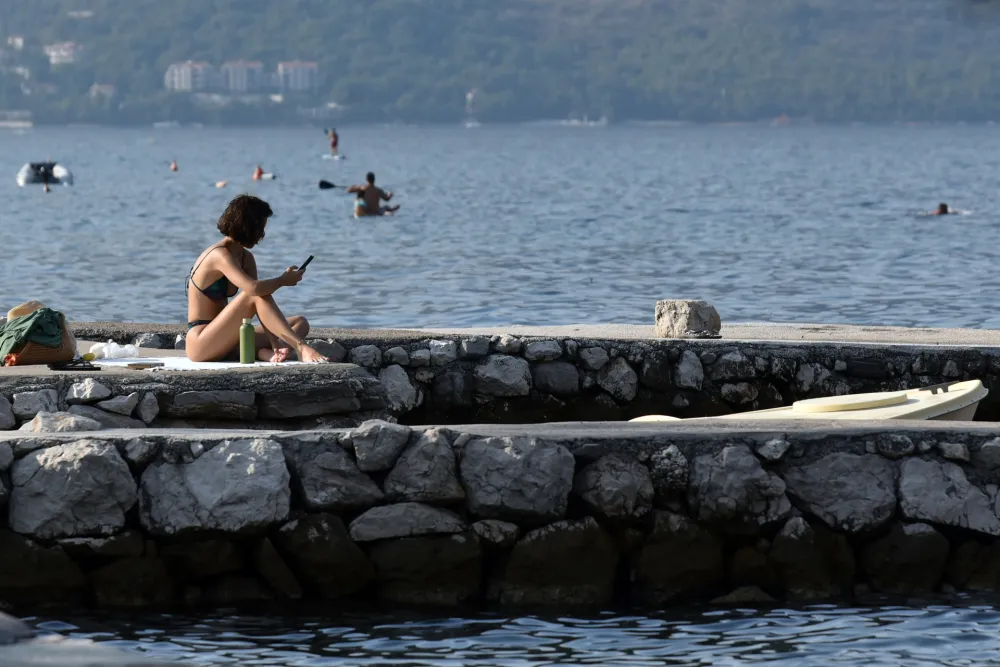 (VIDEO) Na jugu sunčano, na sjeveru oblačno, do 35 stepeni