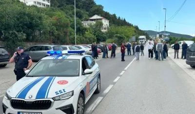 Radnici Solane sedmi put blokirali magistralu Ulcinj - Bar na dva sata