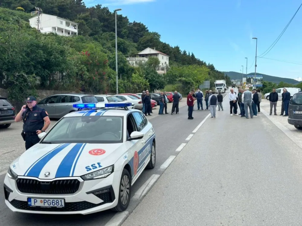 Radnici Solane sedmi put blokirali magistralu Ulcinj - Bar na dva sata