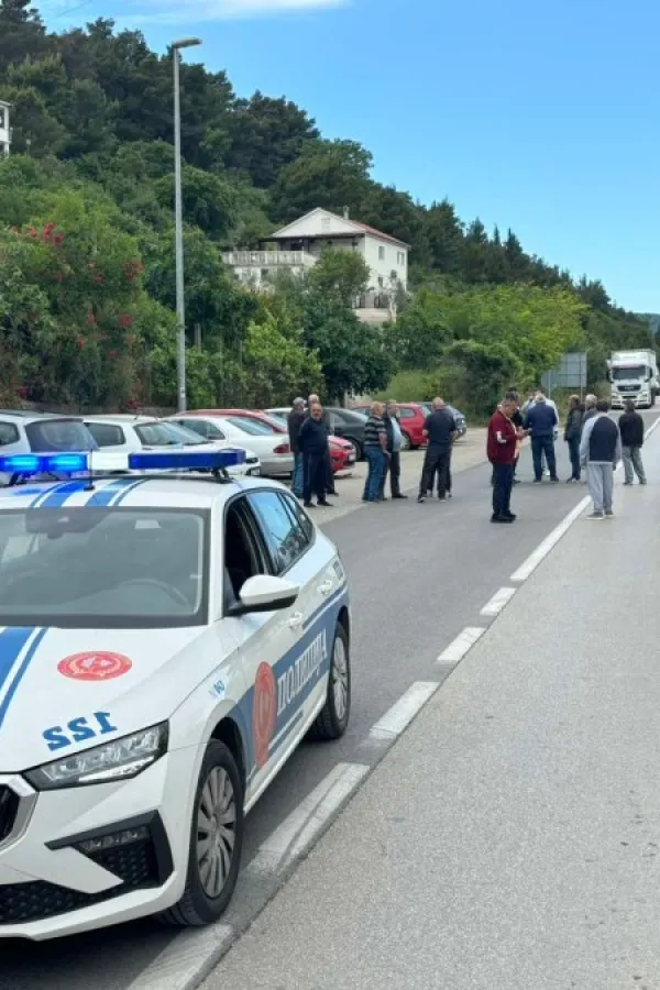 Radnici Solane sedmi put blokirali magistralu Ulcinj - Bar na dva sata