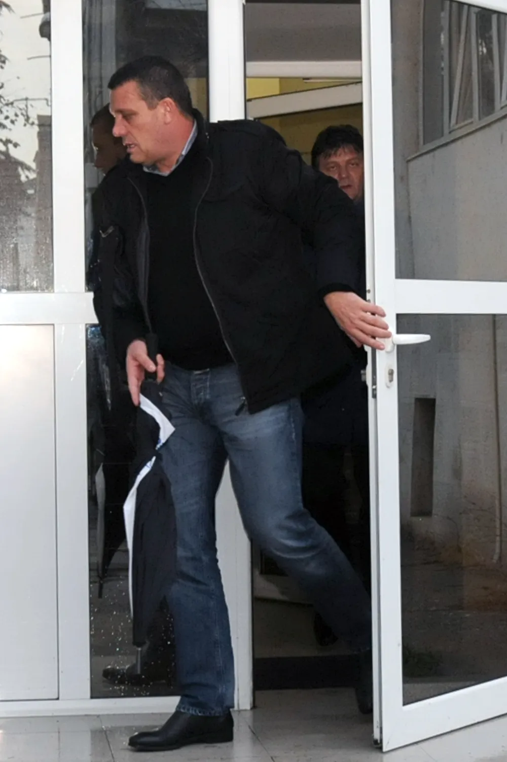 Četiri službenika UP&nbsp;među okrivljenima za &scaron;verc cigareta: Policajce&nbsp;odala&nbsp;skaj prepiska