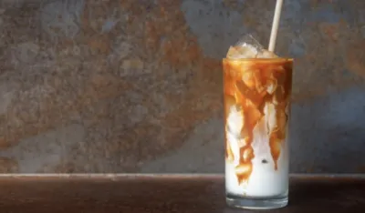 Topla ili hladna kafa? Evo koja je bolji izbor za želudac ali i raspoloženje