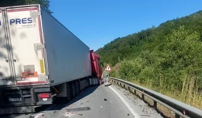 (FOTO) Saobraćajna nezgoda u Mijatovom kolu: Jedna osoba zadobila te&scaron;ke povrede