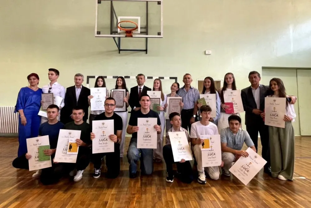 U O&Scaron; "Mustafa Pećanin" u Rožajama ispraćeni polumaturanti: Znanje, trud i upornost kao temelj za dalji uspjeh